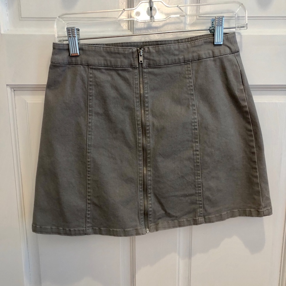 Grey zippered mini skirt